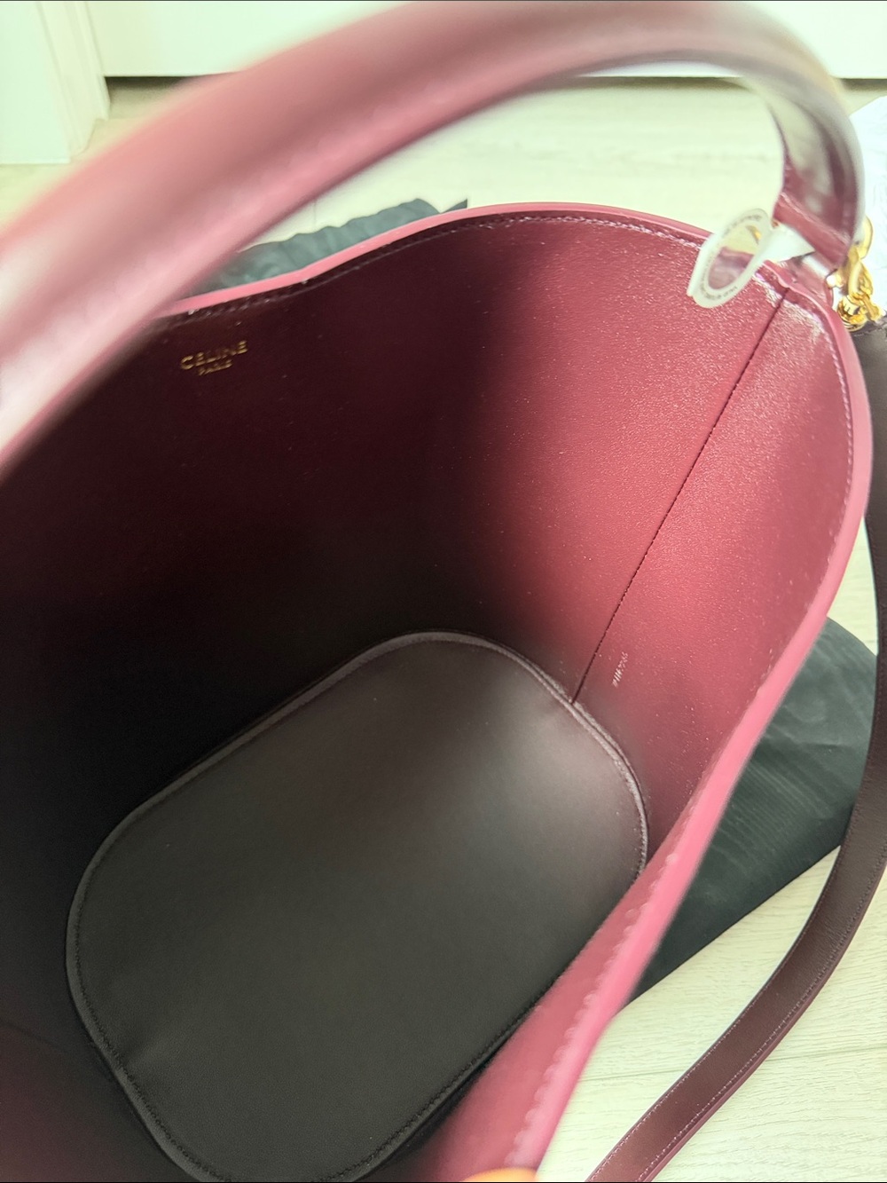 Brand New - Celine Medium Bucket Louise Bag in Burgundy - Picture 7 of 10